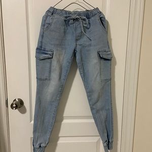 Cargo style jogger like jeans in size XS